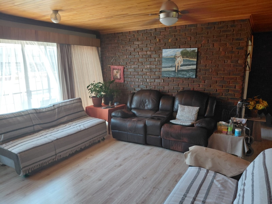 2 Bedroom Property for Sale in Pellissier Free State